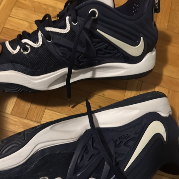 Kds 15 ( midnight navy) size 7 ( 8.5 us) - Picture 4 of 5